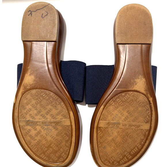 Italian Shoemakers Navy Blue Elastic Stretch Thong Sandals Gold Ring Size 9 Made - Picture 2 of 8